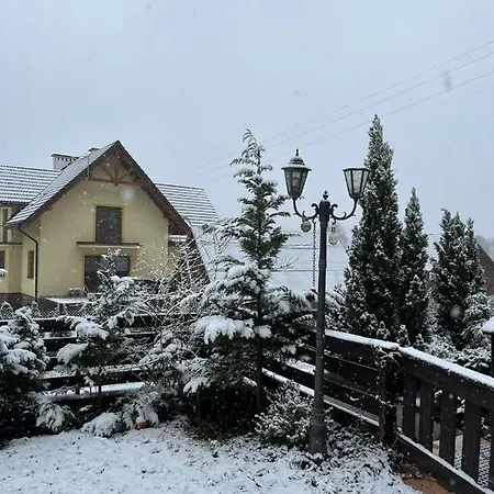 Dom Pod świerkiem Male Swornegacie