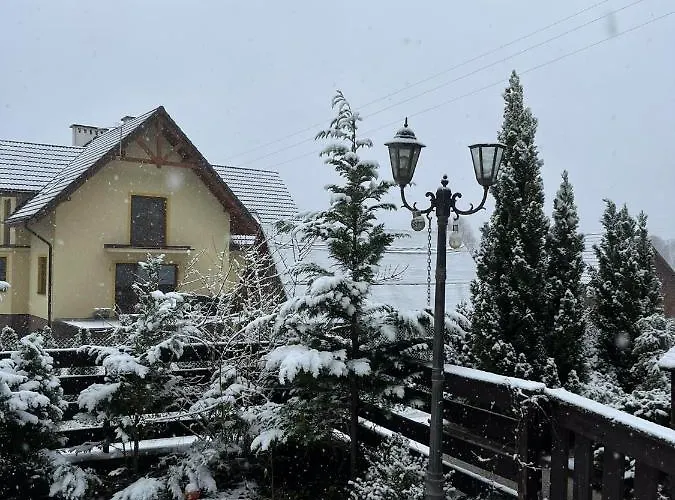 Dom Pod Swierkiem Male Swornegacie